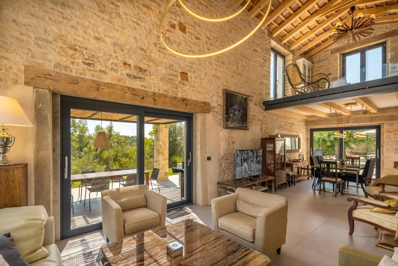 Villa La Vinella With Heated Pool Buje