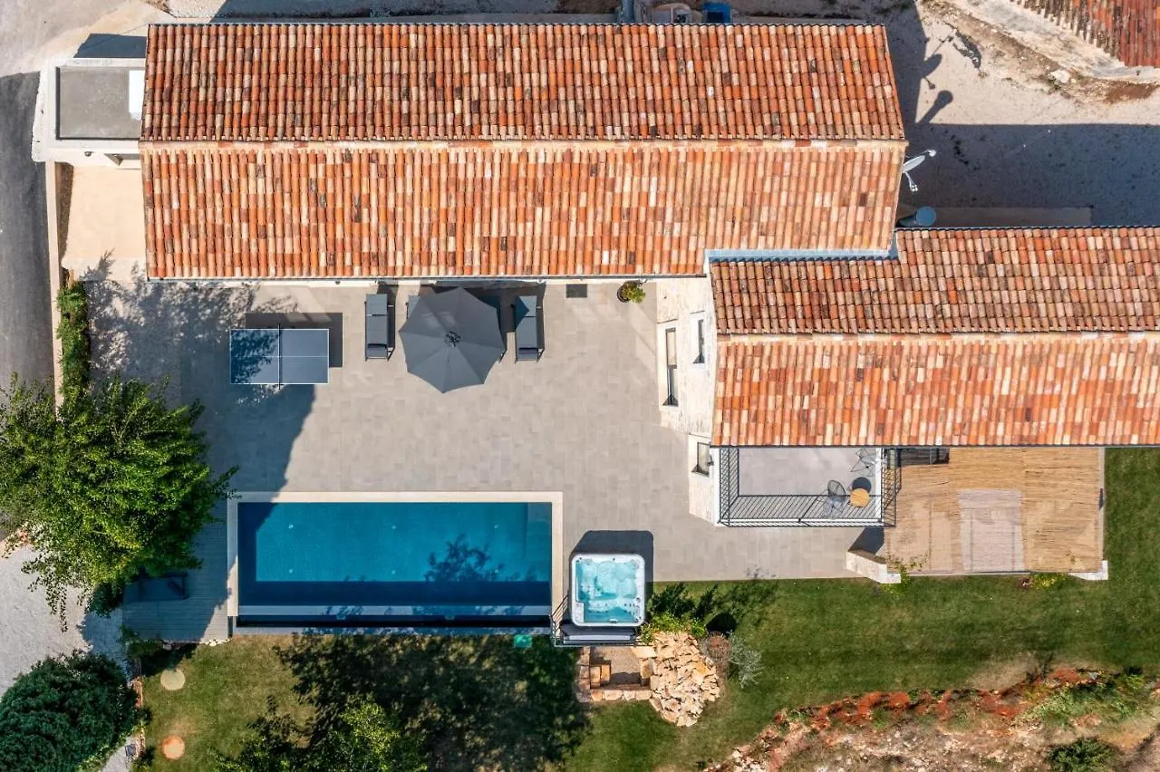 Villa La Vinella With Heated Pool Buje