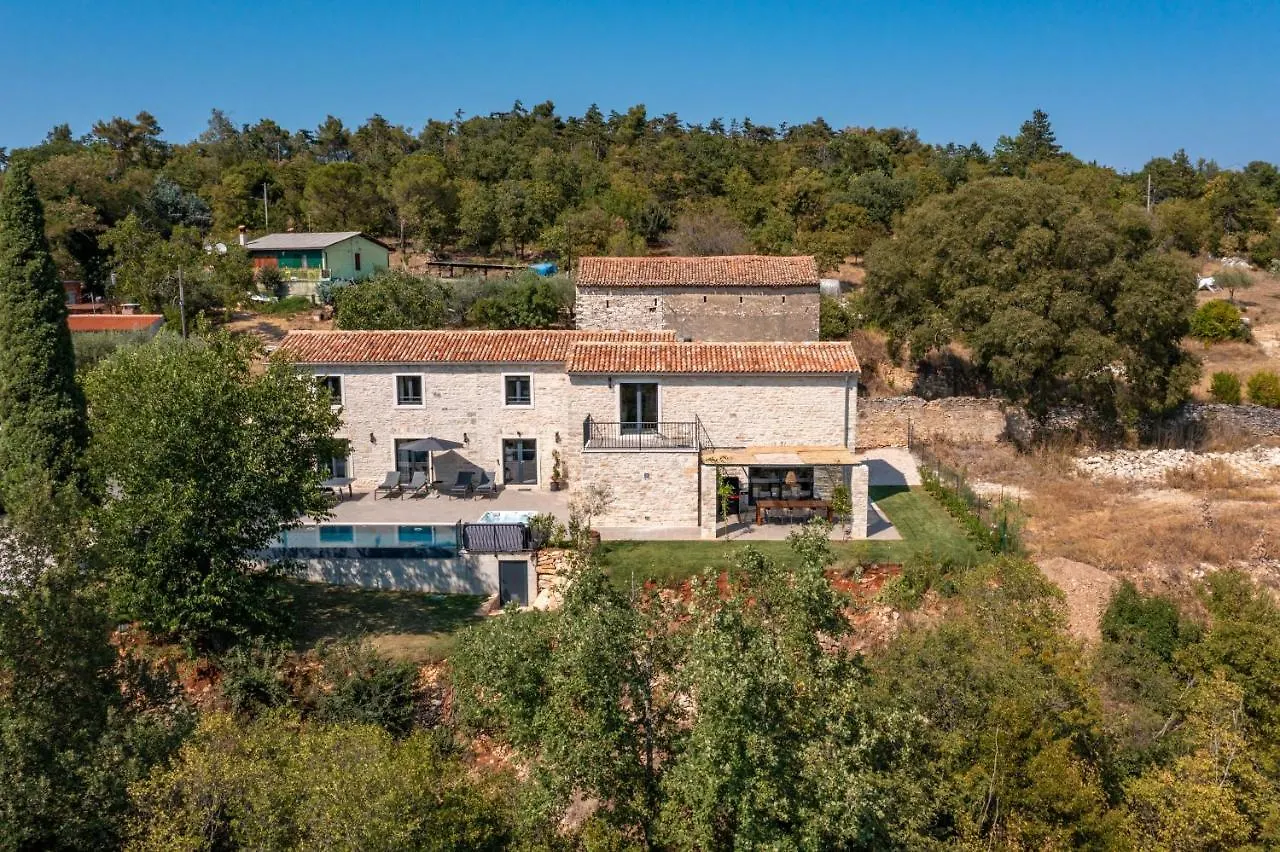 Villa La Vinella With Heated Pool Buje