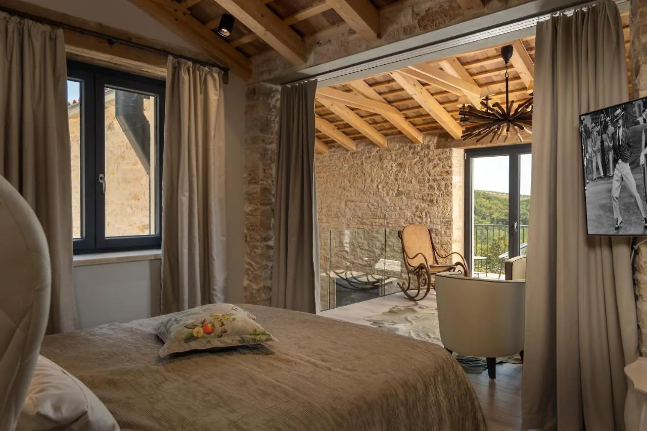 Villa La Vinella With Heated Pool 布耶 0*,