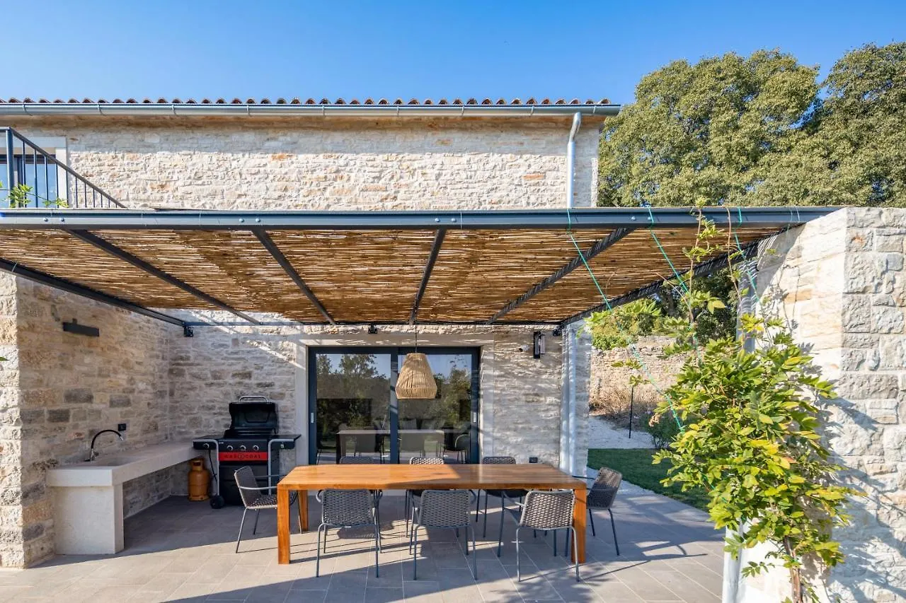 Villa La Vinella With Heated Pool Buje 0*,